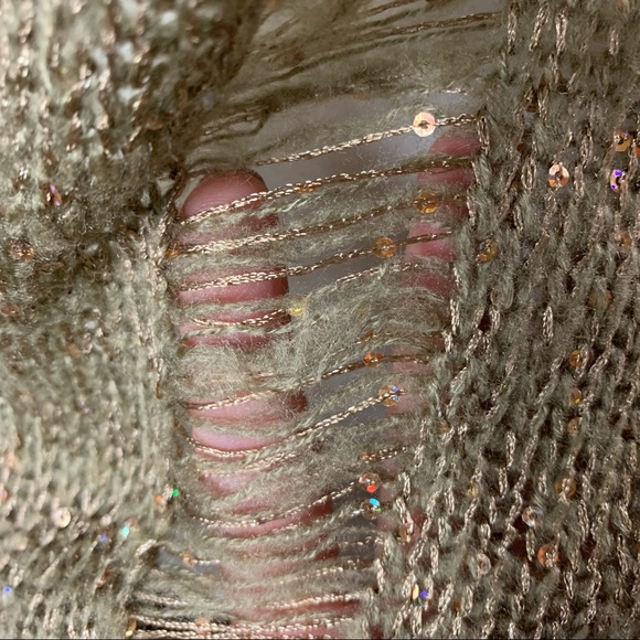 NWT | Chaudry KC | Gold Sequin Sweater | Sz S - Picture 14 of 16